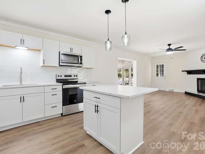 125 Forest Hills Drive, Monroe, NC 28112.  MLS# CAR4355616, YatesRealty ID 8704. Chef's Dream Kitchen