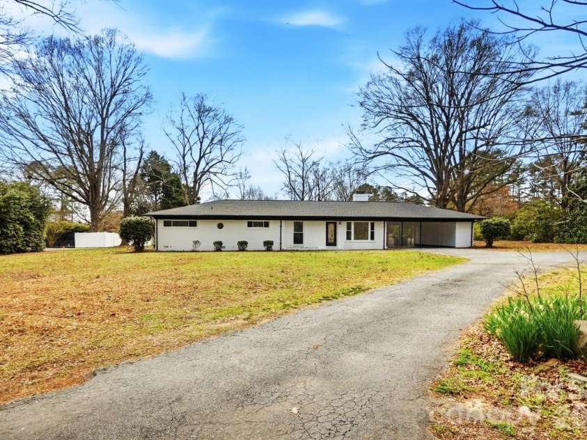 125 Forest Hills Drive, Monroe, NC 28112.  MLS# CAR4355616, YatesRealty ID 8704. Forest Hills