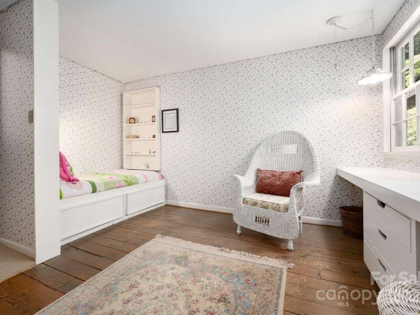 552 Avery Creek, Arden, NC 28704.  MLS# CAR4162380, YatesRealty ID 8706. Sleeping Nook and Built-Ins