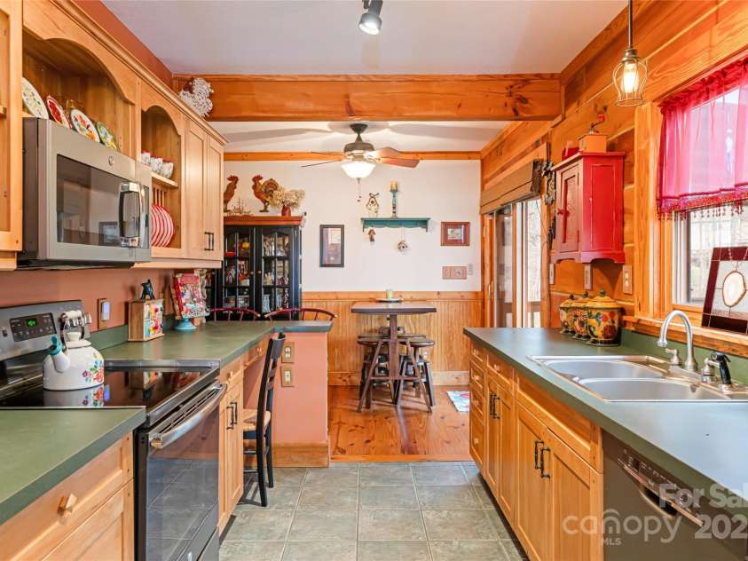75 Sugar Hill Drive, Weaverville, NC 28787.  MLS# CAR4240895, YatesRealty ID 8708. 