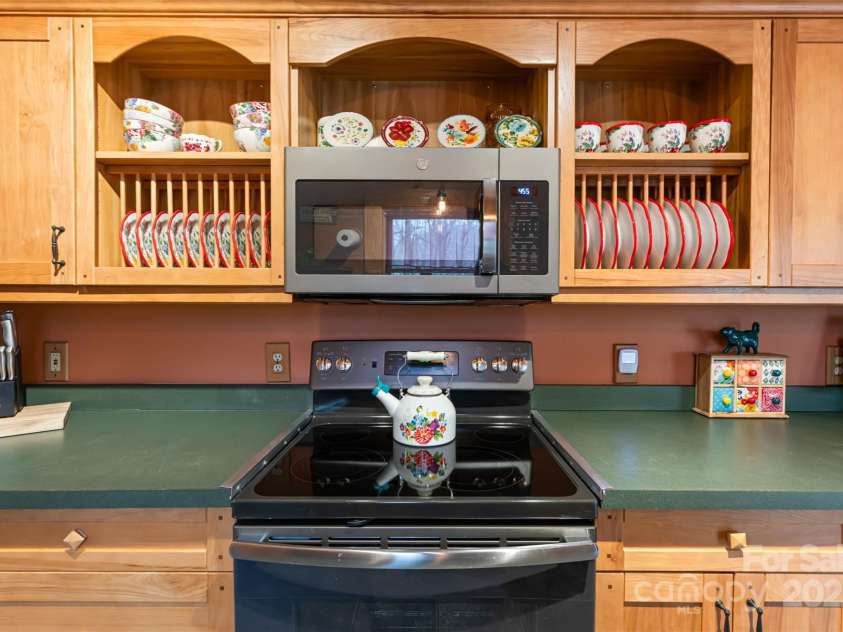 75 Sugar Hill Drive, Weaverville, NC 28787.  MLS# CAR4240895, YatesRealty ID 8708. 