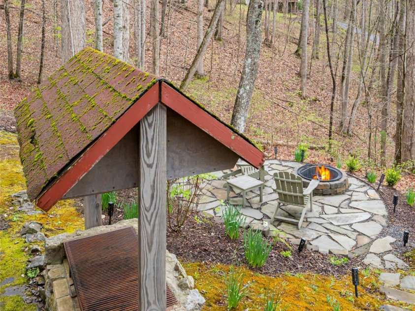75 Sugar Hill Drive, Weaverville, NC 28787.  MLS# CAR4240895, YatesRealty ID 8708. 