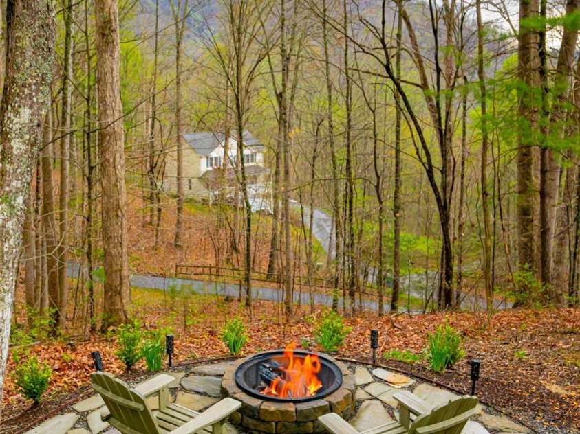 75 Sugar Hill Drive, Weaverville, NC 28787.  MLS# CAR4240895, YatesRealty ID 8708. 