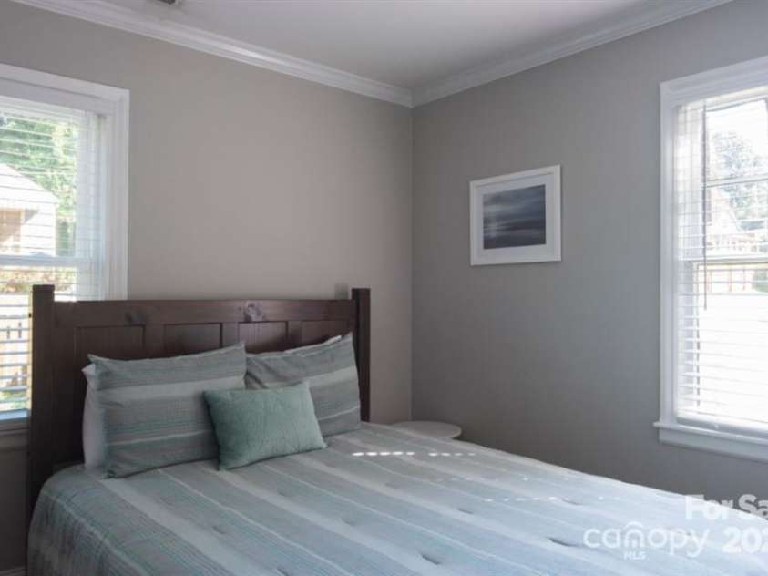 1101 Spruce Street, Charlotte, NC 28203.  MLS# CAR4250754, YatesRealty ID 8709. 