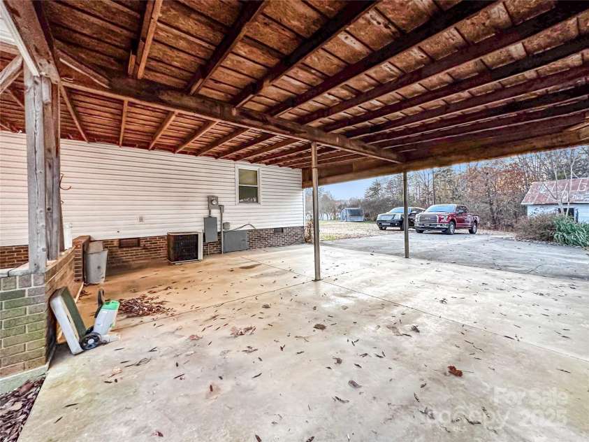 435 Moose Club Road, Statesville, NC 28677.  MLS# CAR4324965, YatesRealty ID 871. 