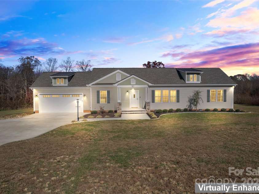 501 Chestnut Grove Road, Statesville, NC 28625.  MLS# CAR4321036, YatesRealty ID 871. 