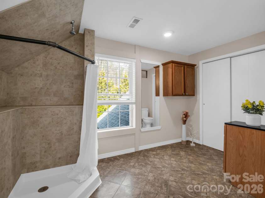 19 Lynnbrook Way, Columbus, NC 28722.  MLS# CAR4354890, YatesRealty ID 8710. Upper level bathroom with closet