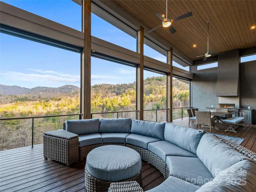 34 Grovepoint Way, Asheville, NC 28804.  MLS# CAR4228655, YatesRealty ID 8710. 