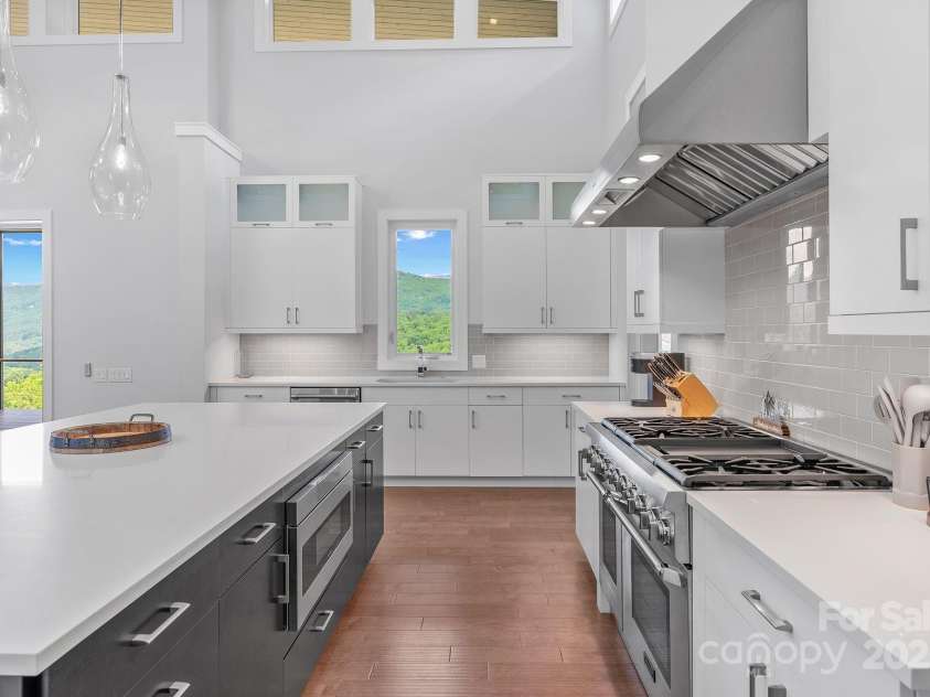 34 Grovepoint Way, Asheville, NC 28804.  MLS# CAR4228655, YatesRealty ID 8710. Cooks kitchen.