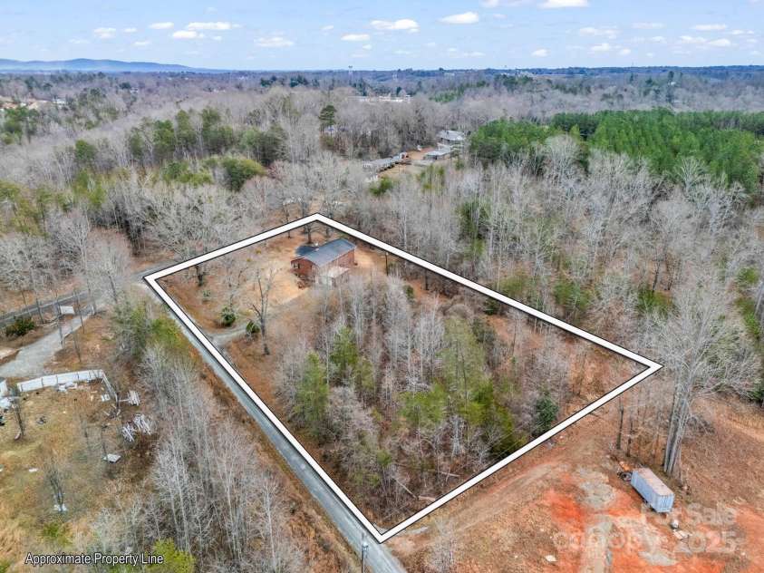 490 Pinkwood Drive, Rutherfordton, NC 28139.  MLS# CAR4225469, YatesRealty ID 8711. 