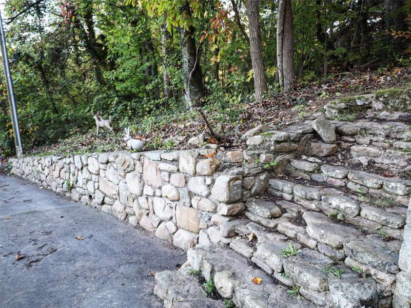 32 Windy Hollow Road, Asheville, NC 28806.  MLS# CAR4315574, YatesRealty ID 8712. 