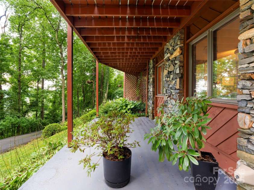 193 Rhododendron Drive, Arden, NC 28704.  MLS# CAR4329600, YatesRealty ID 8713. 