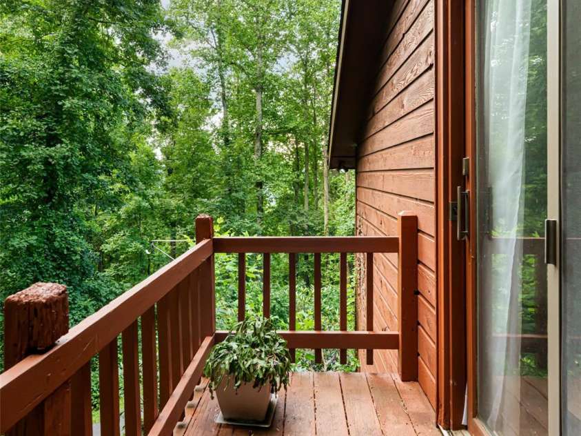 193 Rhododendron Drive, Arden, NC 28704.  MLS# CAR4329600, YatesRealty ID 8713. 