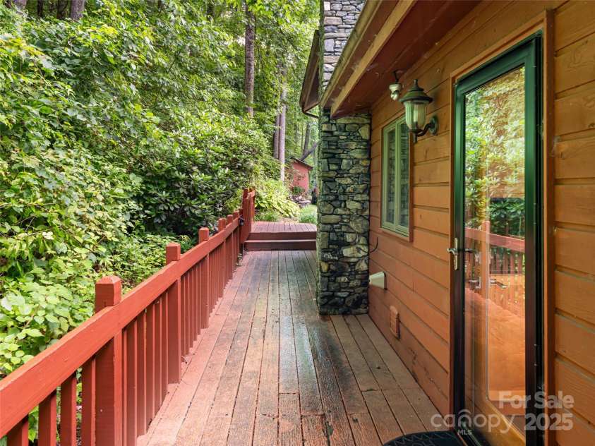 193 Rhododendron Drive, Arden, NC 28704.  MLS# CAR4329600, YatesRealty ID 8713. 