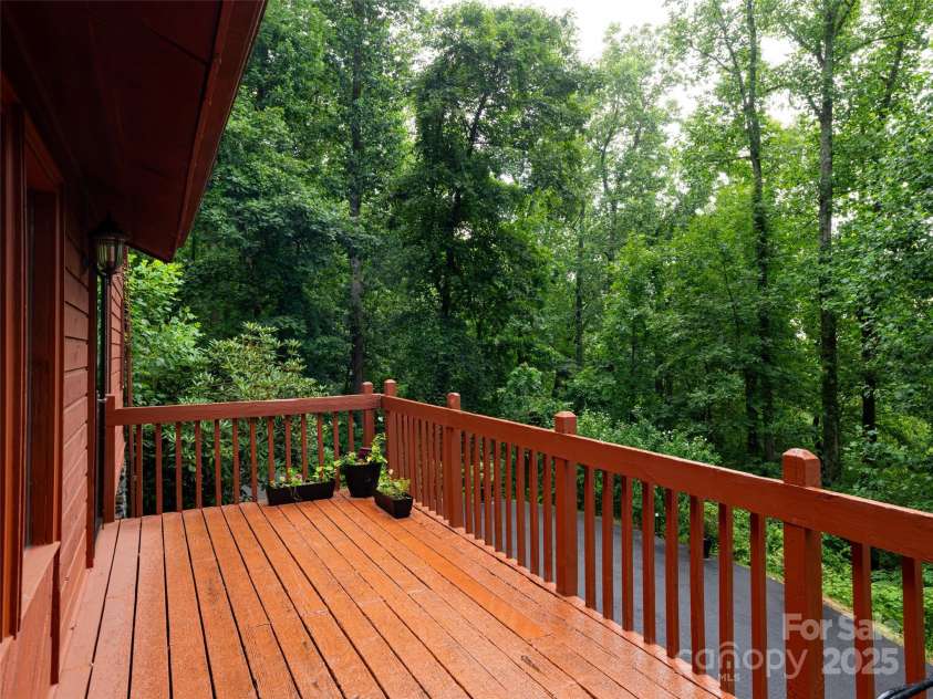 193 Rhododendron Drive, Arden, NC 28704.  MLS# CAR4329600, YatesRealty ID 8713. 