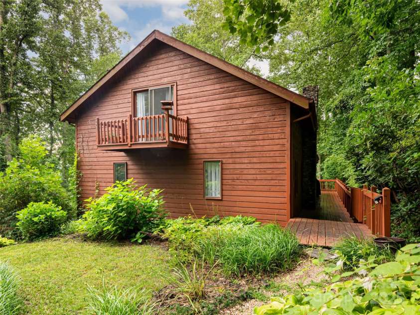 193 Rhododendron Drive, Arden, NC 28704.  MLS# CAR4329600, YatesRealty ID 8713. 