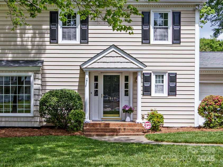 5817 Portburn Road, Charlotte, NC 28211.  MLS# CAR4250270, YatesRealty ID 8714. Covered entrance