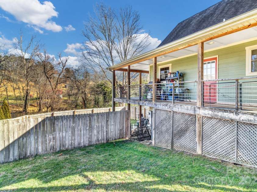 2600 Old Clyde Road, Clyde, NC 28721.  MLS# CAR4329622, YatesRealty ID 8716. 
