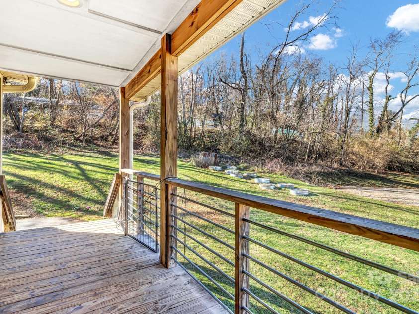 2600 Old Clyde Road, Clyde, NC 28721.  MLS# CAR4329622, YatesRealty ID 8716. 