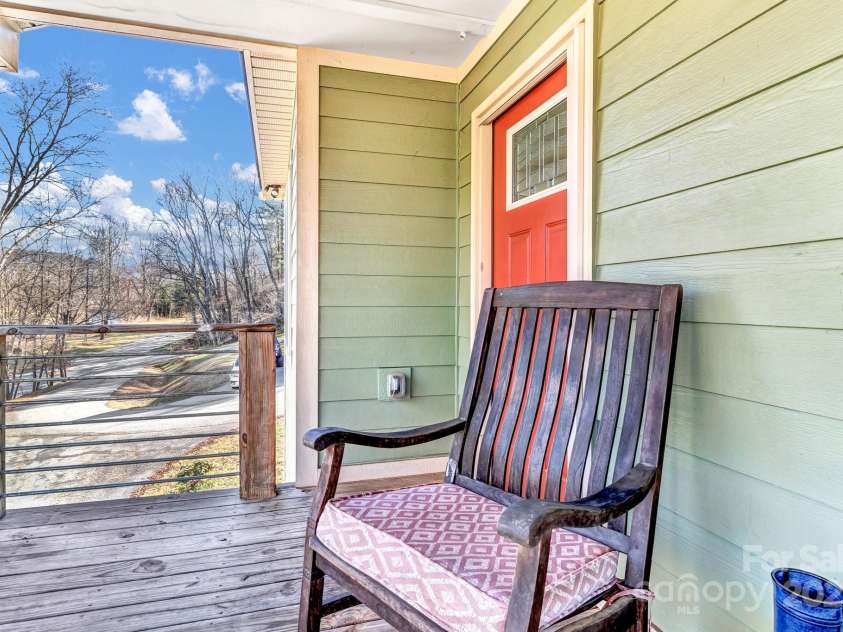 2600 Old Clyde Road, Clyde, NC 28721.  MLS# CAR4329622, YatesRealty ID 8716. 
