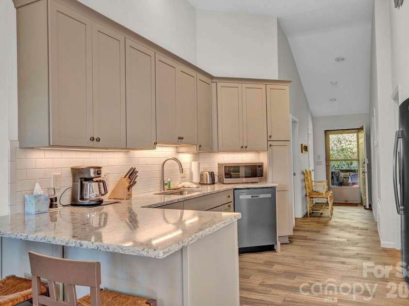 114 Deerwood Trail, Seven Devils, NC 28604.  MLS# CAR4363146, YatesRealty ID 8719. 