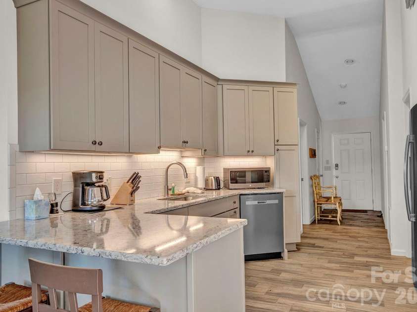 114 Deerwood Trail, Seven Devils, NC 28604.  MLS# CAR4363146, YatesRealty ID 8719. 