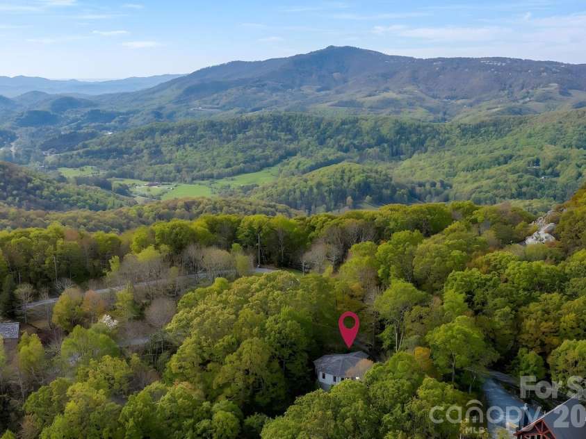 114 Deerwood Trail, Seven Devils, NC 28604.  MLS# CAR4363146, YatesRealty ID 8719. 