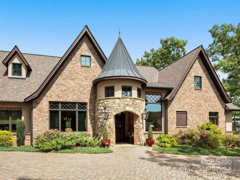 85 Smokey Ridge Trail, Arden, NC 28704.  MLS# CAR4180343, YatesRealty ID 872. 