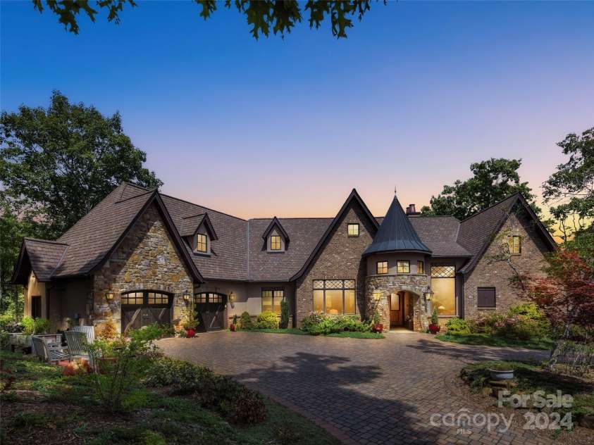 85 Smokey Ridge Trail, Arden, NC 28704.  MLS# CAR4180343, YatesRealty ID 872. 