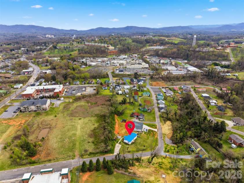 315 Mcdowell Street, Morganton, NC 28655.  MLS# CAR4360339, YatesRealty ID 8720. 