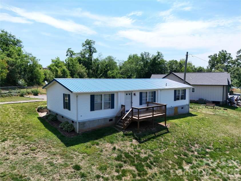 315 Mcdowell Street, Morganton, NC 28655.  MLS# CAR4360339, YatesRealty ID 8720. 