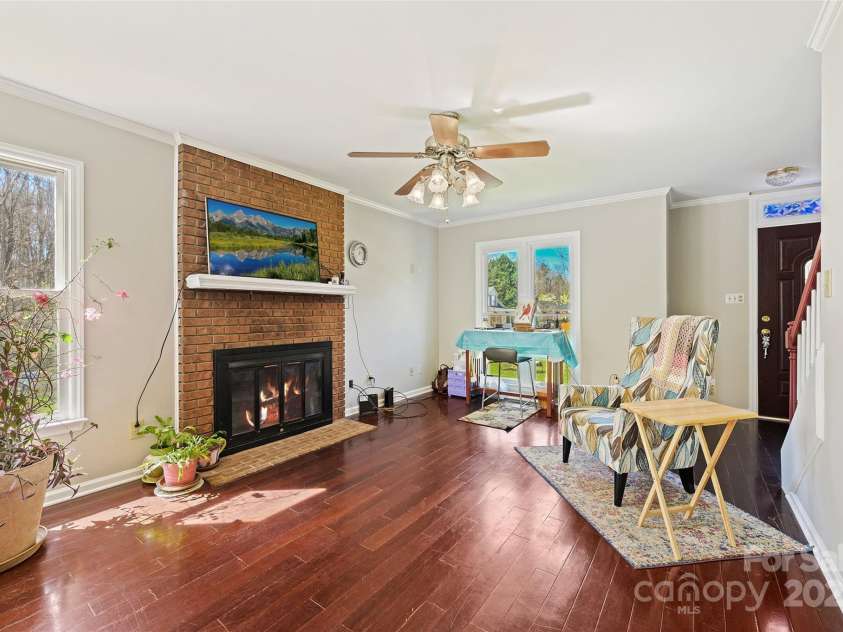 207 Crossing Avenue, Belmont, NC 28012.  MLS# CAR4289116, YatesRealty ID 8721. 