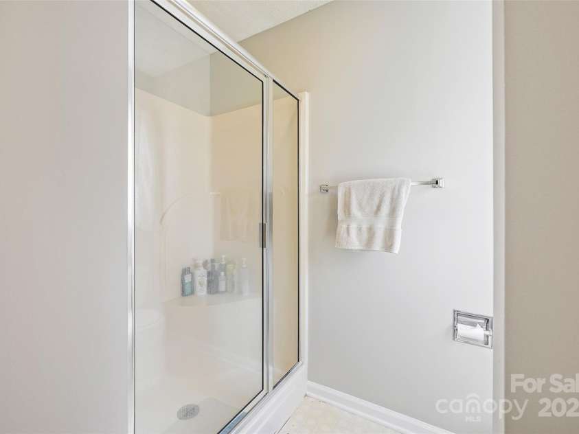 207 Crossing Avenue, Belmont, NC 28012.  MLS# CAR4289116, YatesRealty ID 8721. 