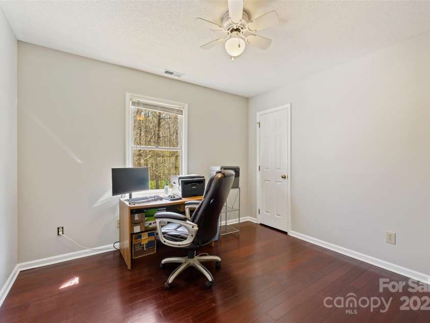 207 Crossing Avenue, Belmont, NC 28012.  MLS# CAR4289116, YatesRealty ID 8721. 