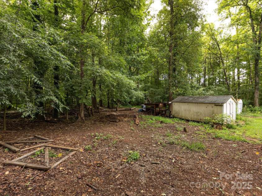 207 Crossing Avenue, Belmont, NC 28012.  MLS# CAR4289116, YatesRealty ID 8721. 