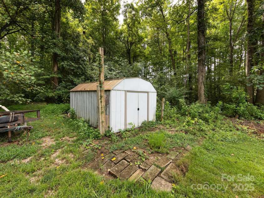 207 Crossing Avenue, Belmont, NC 28012.  MLS# CAR4289116, YatesRealty ID 8721. 