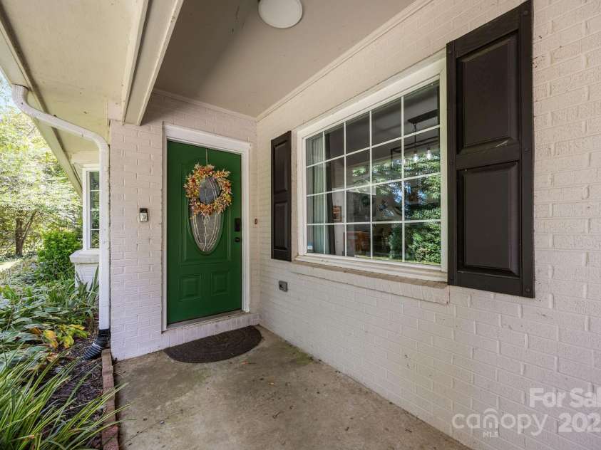 1225 Gilbert Street, Hendersonville, NC 28792.  MLS# CAR4307507, YatesRealty ID 8722. 