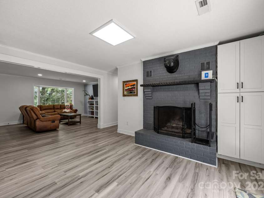 1225 Gilbert Street, Hendersonville, NC 28792.  MLS# CAR4307507, YatesRealty ID 8722. 