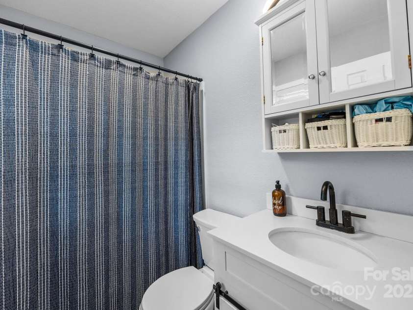 1225 Gilbert Street, Hendersonville, NC 28792.  MLS# CAR4307507, YatesRealty ID 8722. 