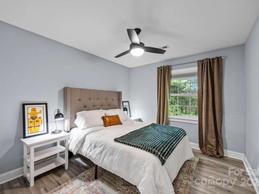 1225 Gilbert Street, Hendersonville, NC 28792.  MLS# CAR4307507, YatesRealty ID 8722. 
