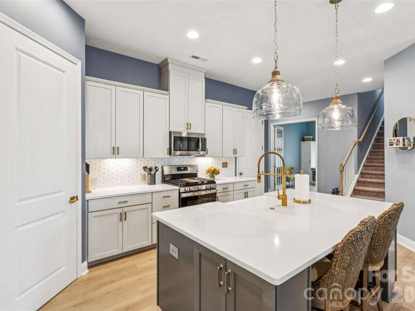 17134 Sand Bank Road, Charlotte, NC 28278.  MLS# CAR4347753, YatesRealty ID 8723. 