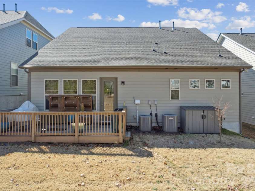 17134 Sand Bank Road, Charlotte, NC 28278.  MLS# CAR4347753, YatesRealty ID 8723. 