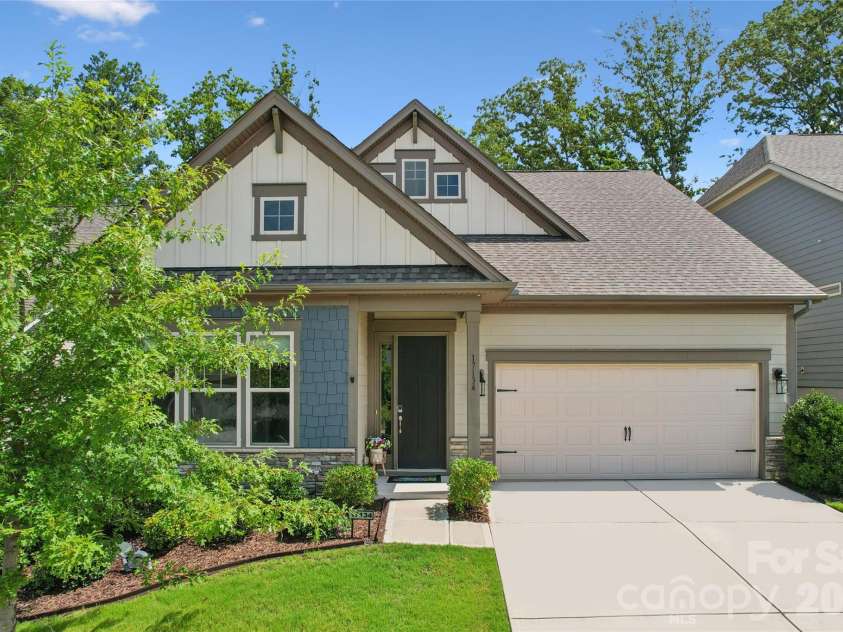 17134 Sand Bank Road, Charlotte, NC 28278.  MLS# CAR4347753, YatesRealty ID 8723. 