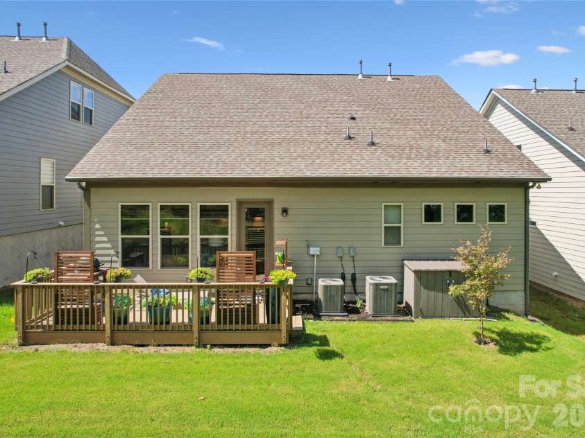 17134 Sand Bank Road, Charlotte, NC 28278.  MLS# CAR4347753, YatesRealty ID 8723. 
