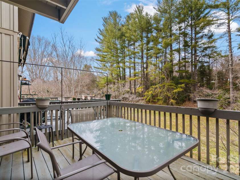 125 Winchester Drive, Waynesville, NC 28785.  MLS# CAR4231858, YatesRealty ID 8724. 