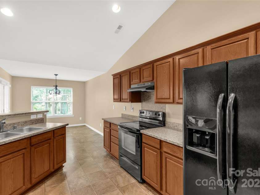 3411 Xandra Court, Indian Land, SC 29707.  MLS# CAR4242708, YatesRealty ID 8725. Roomy kitchen with plenty of counter space