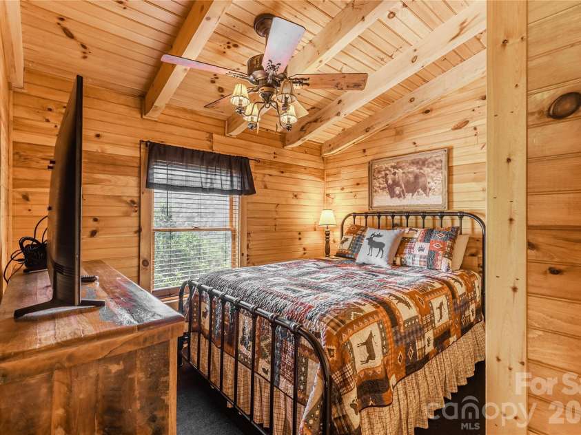 460 Briggs Cove Road, Robbinsville, NC 28771.  MLS# CAR4360599, YatesRealty ID 8726. 