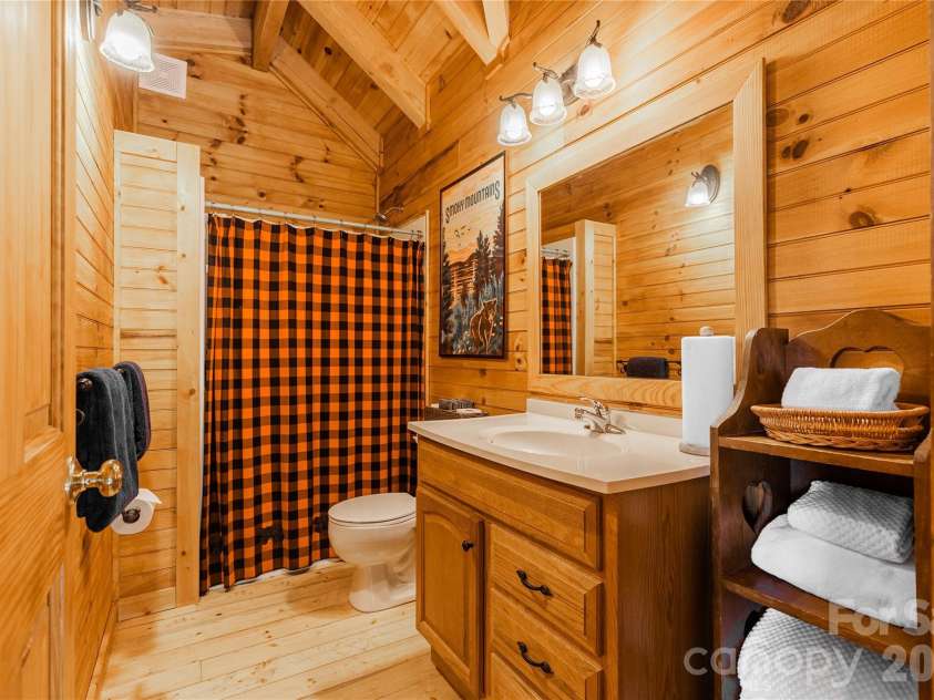 460 Briggs Cove Road, Robbinsville, NC 28771.  MLS# CAR4360599, YatesRealty ID 8726. 