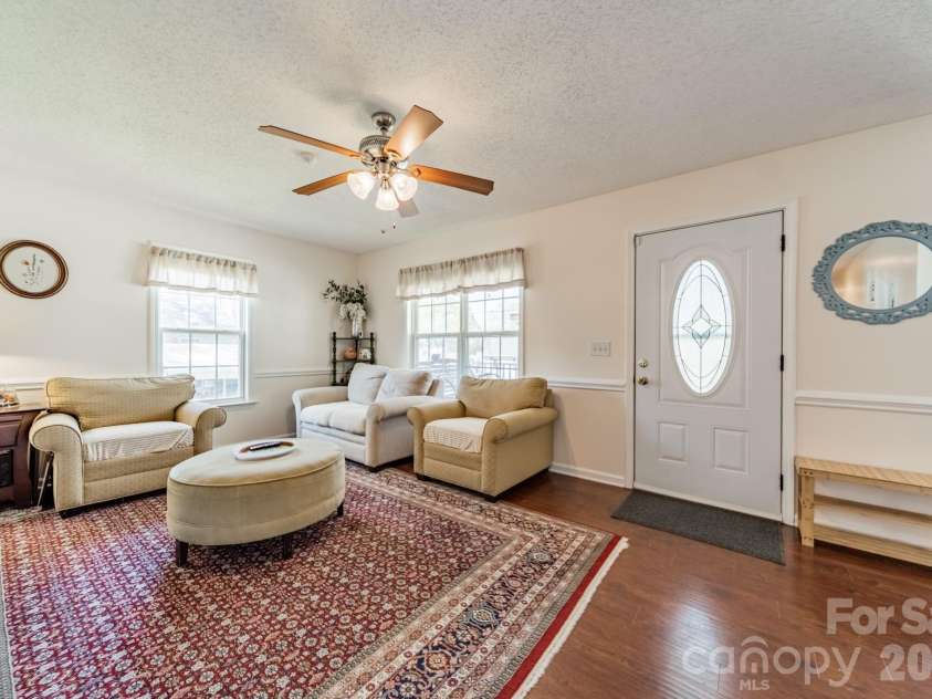 1015 Walnut Street, Kannapolis, NC 28081.  MLS# CAR4361943, YatesRealty ID 8727. 