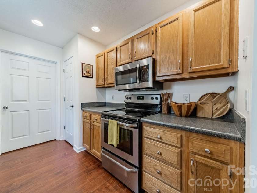 1015 Walnut Street, Kannapolis, NC 28081.  MLS# CAR4361943, YatesRealty ID 8727. 